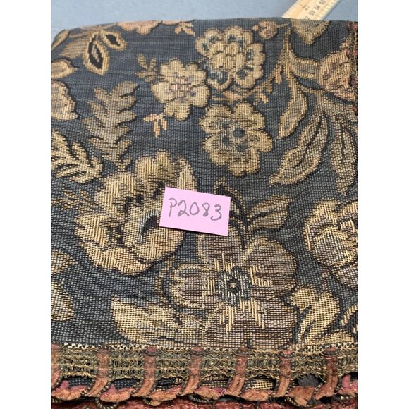 Vintage Floral Tapestry Table Runner - Elegant Home Decor - 36" x 17" - Picture 11 of 11